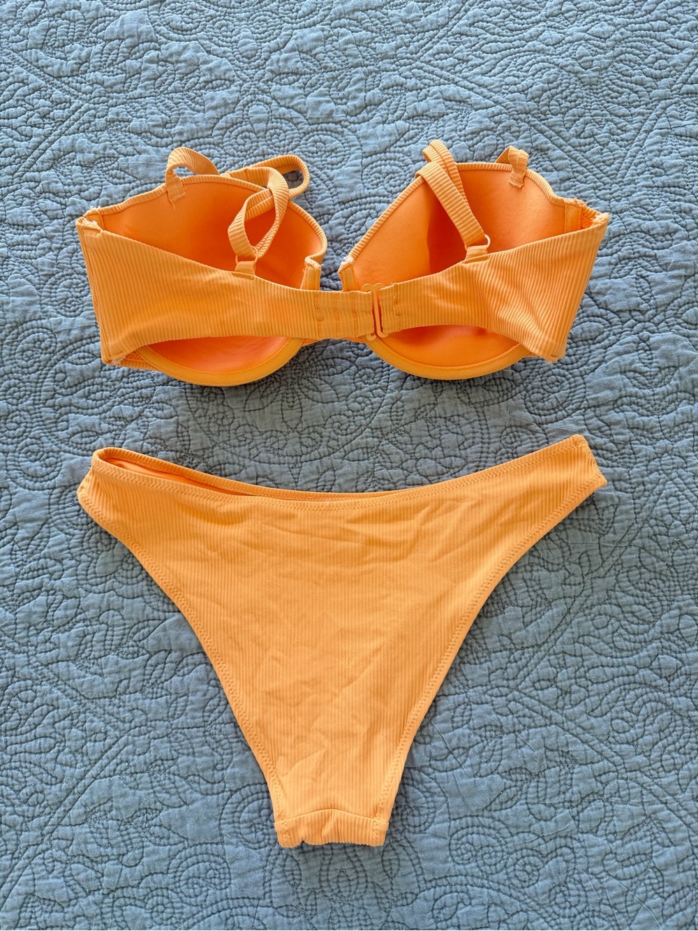 Ribbed Bikini Set - Picture 2 of 2